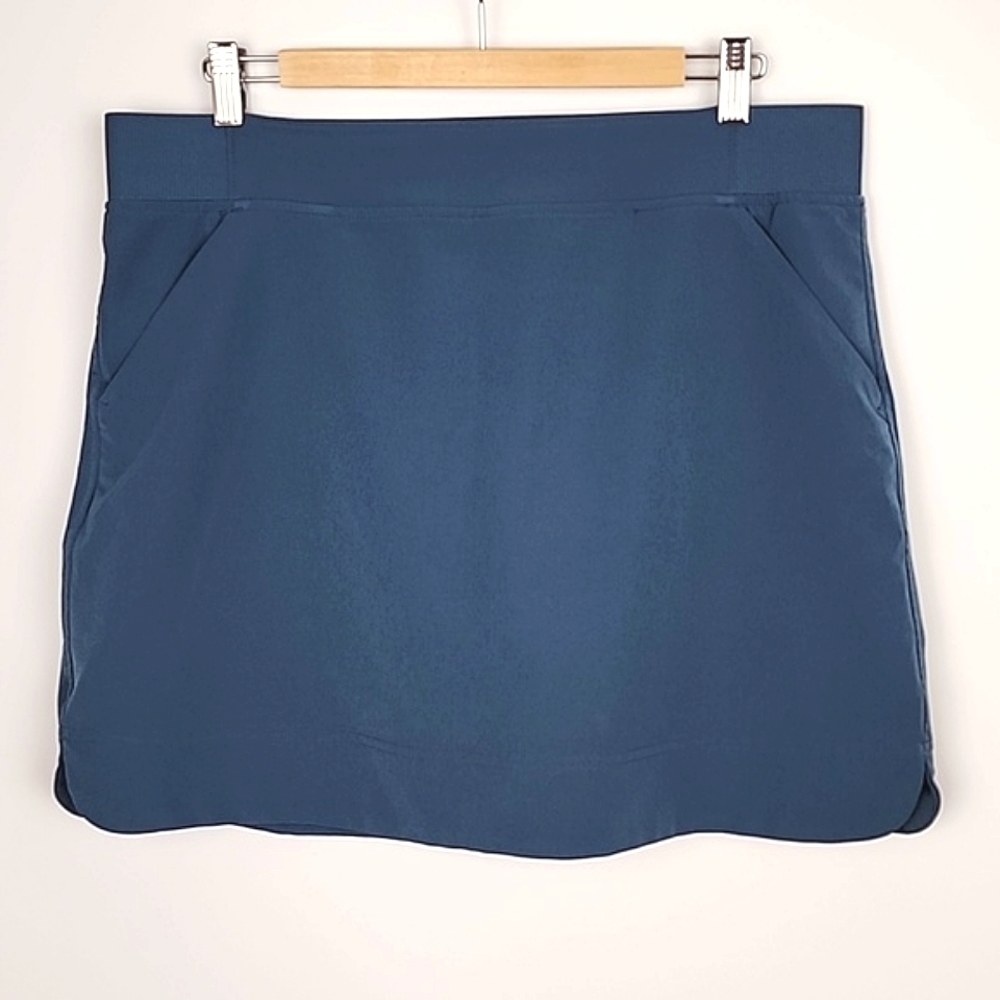 32 Degree Women's Cool Skort Dark Teal Green Stretch Lightweight Pockets L